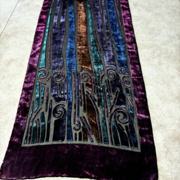 Holt Renfrew Burnt Velvet & Sheer Multicolored Long Rectangle Scarf - Picture 4 of 11